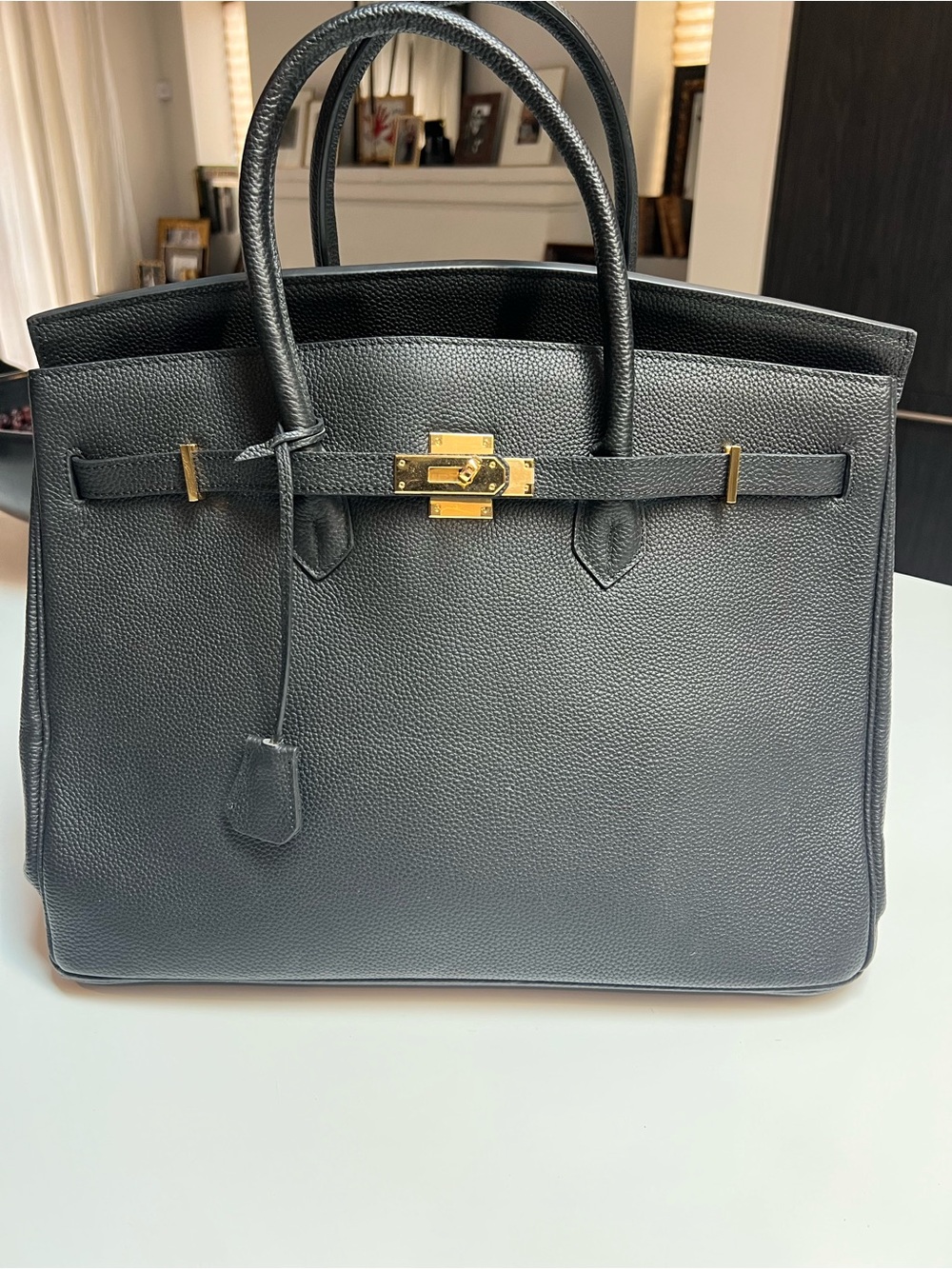 Unbranded.., ( REAL Leather) Black Structured Tote Bag with Gold Hardware